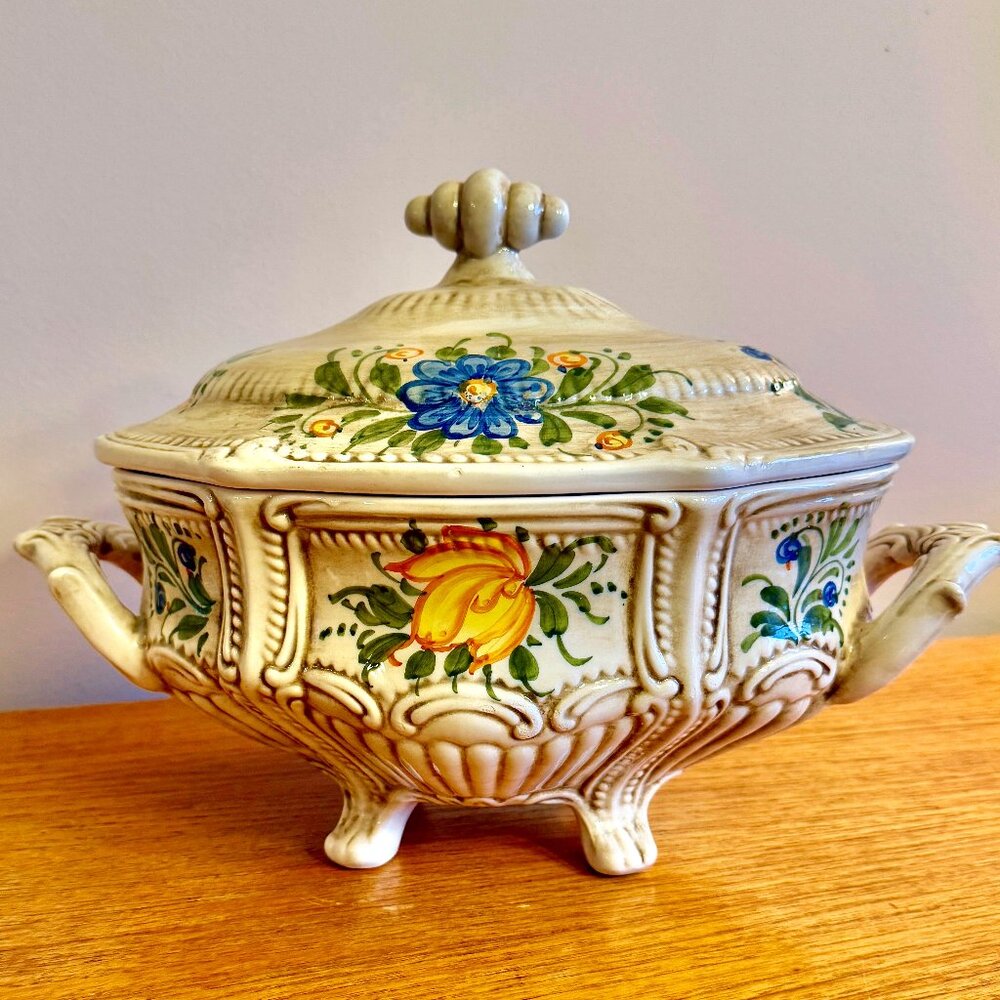 Gorgeous Vintage Deruta Italy Hand Painted Soup Tureen